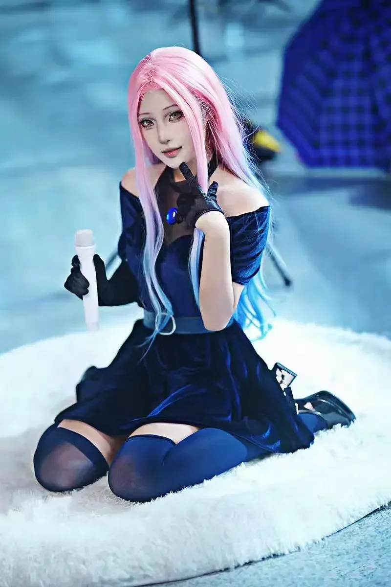 Anime Cosplay Blue Hair - ชุดคอสเพลย์มิซิ 2026 ชุดคอสเพลย์อนิเมะเอเลี่ยนสำหรับการแสดง ชุดคอสเพลย์ผมยาวสีชมพูไล่เฉดสีฟ้า-ม่วง ชุดเดรสกำมะหยี่สำหรับการแสดง